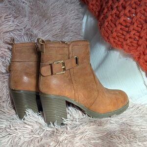 Tan Heeled Boots with Chunky Stacked Heel